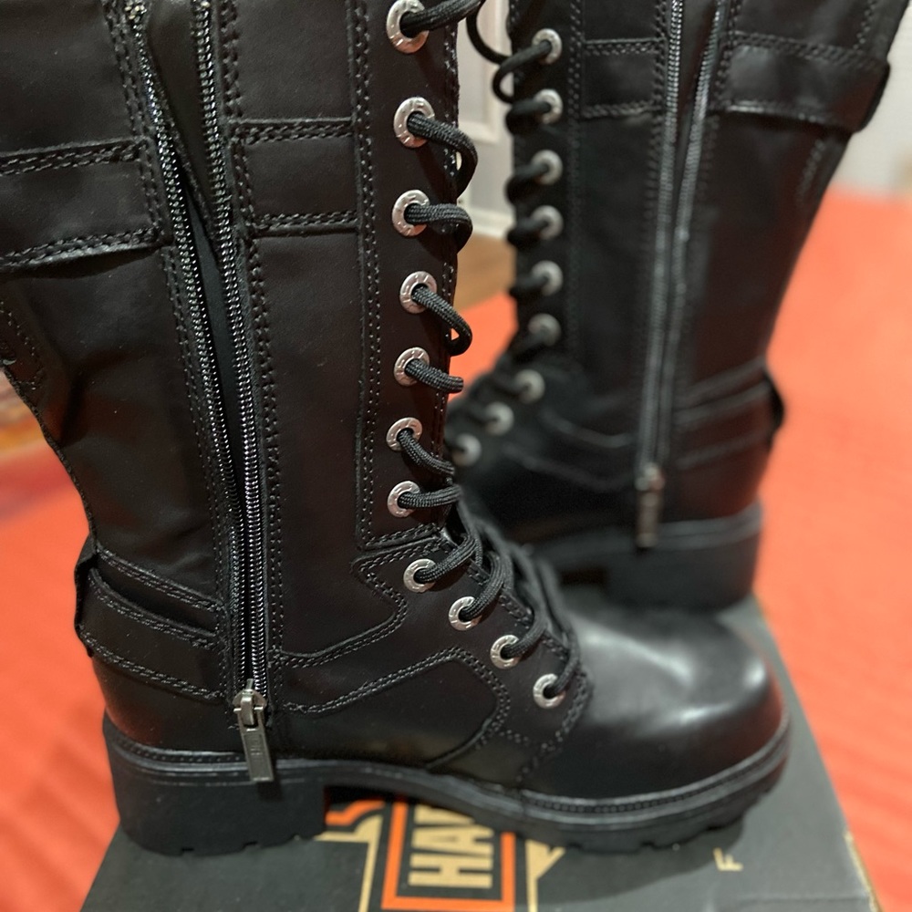Harley-Davidson side zip motorcycle boots. Brand new